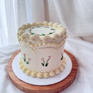 Timeless Vintage Floral Cake
